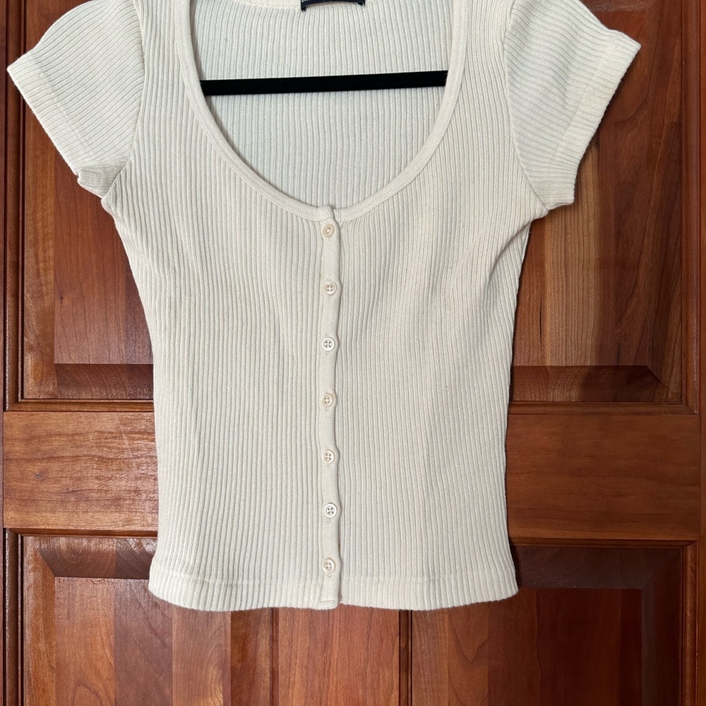 Brandy Melville Cream Ribbed Cap Sleeve Button Down